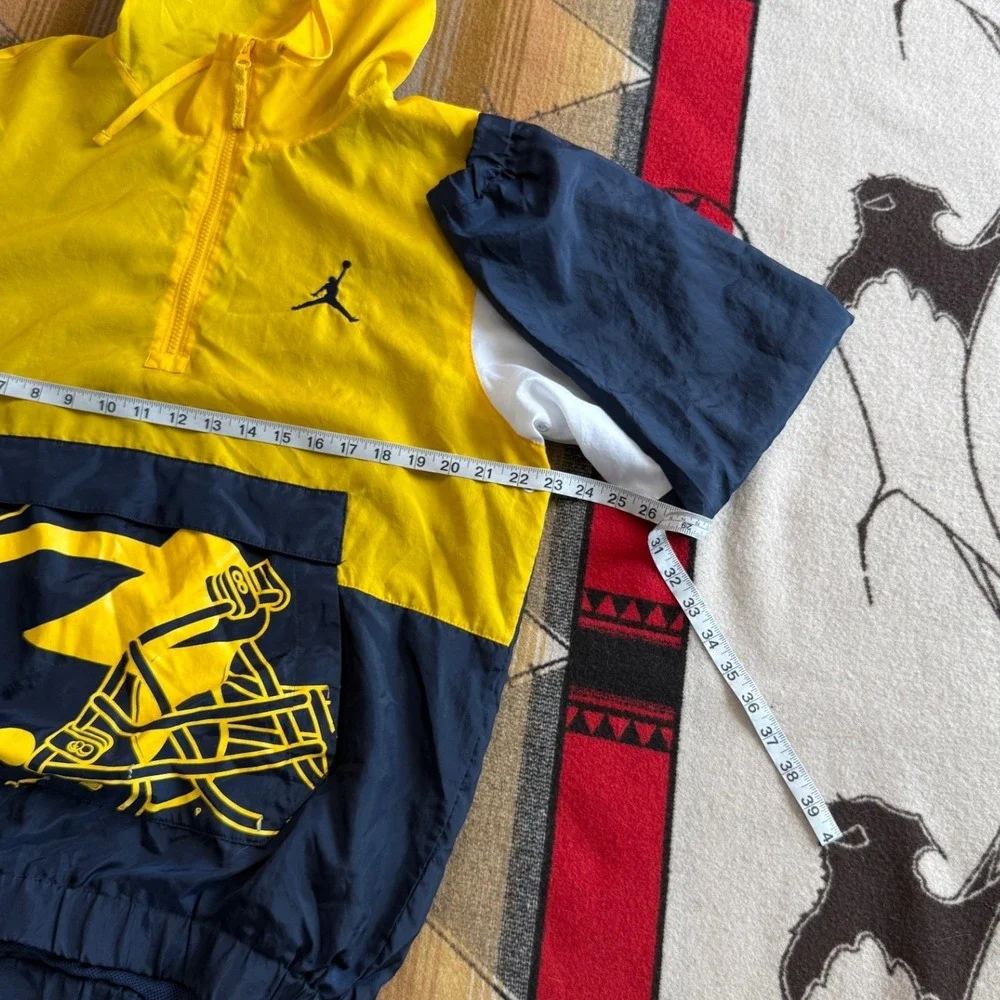 Jordan Michigan Wolverines Football Windbreaker Jacket Size Medium Lightweight